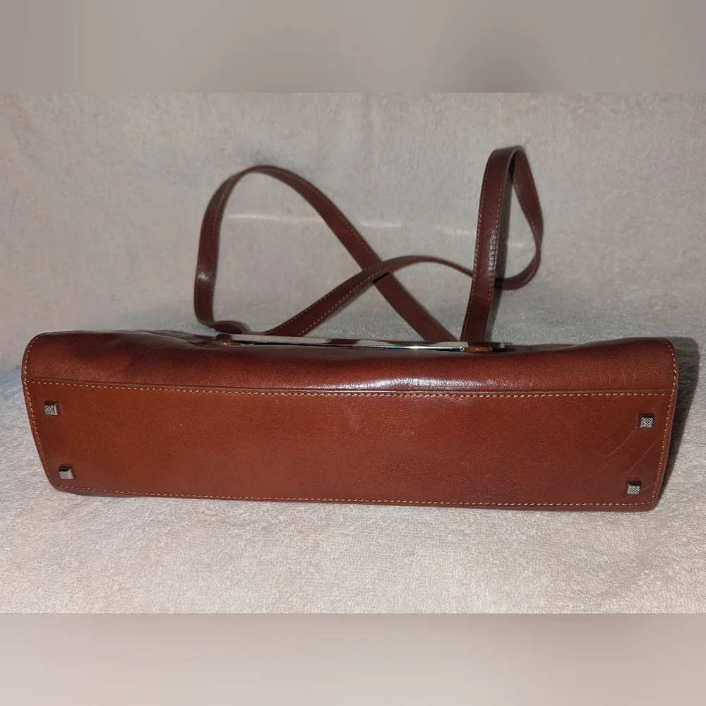 Borsetta Milano Elegant Brown Leather Shoulder Bag with Silver Detail